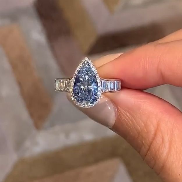 Picture of Luxury Aquamarine Blue 3.0 Carat Pear Cut Engagement Ring In Sterling Silver