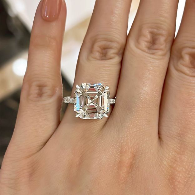 Picture of Stunning Asscher Cut Women's Engagement Ring In Sterling Silver