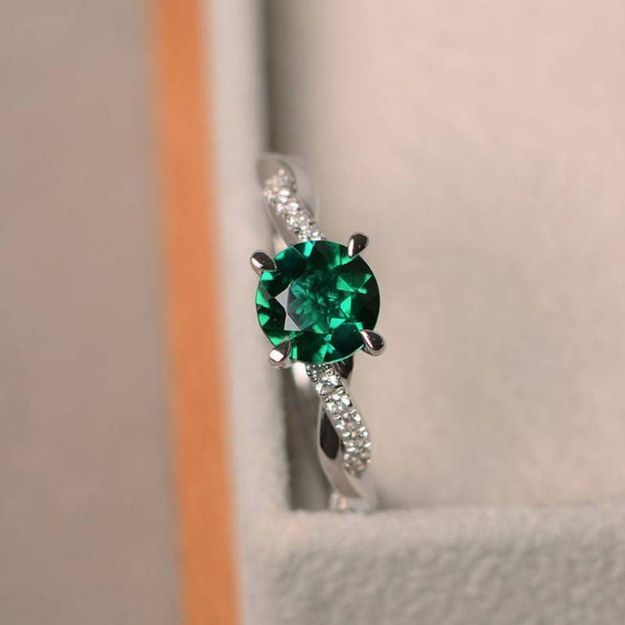 Picture of Twist Round Cut Emerald Green Engagement Ring In Sterling Silver