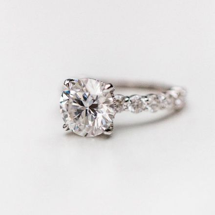 Picture of Elegant Round Cut Engagement Ring For Women In Sterling Silver