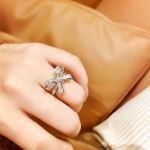 Picture of Elegant Bow-knot Design Engagement Ring for Women In Sterling Silver