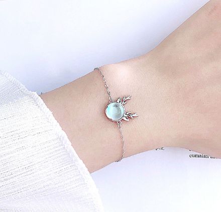 Picture of Christmas Gift Reindeer Design Moonstone Bracelet In Sterling Silver