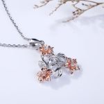 Bortwide Blossoming Necklace