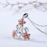 Bortwide Blossoming Necklace