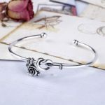 Bortwide Knot Love Bangle