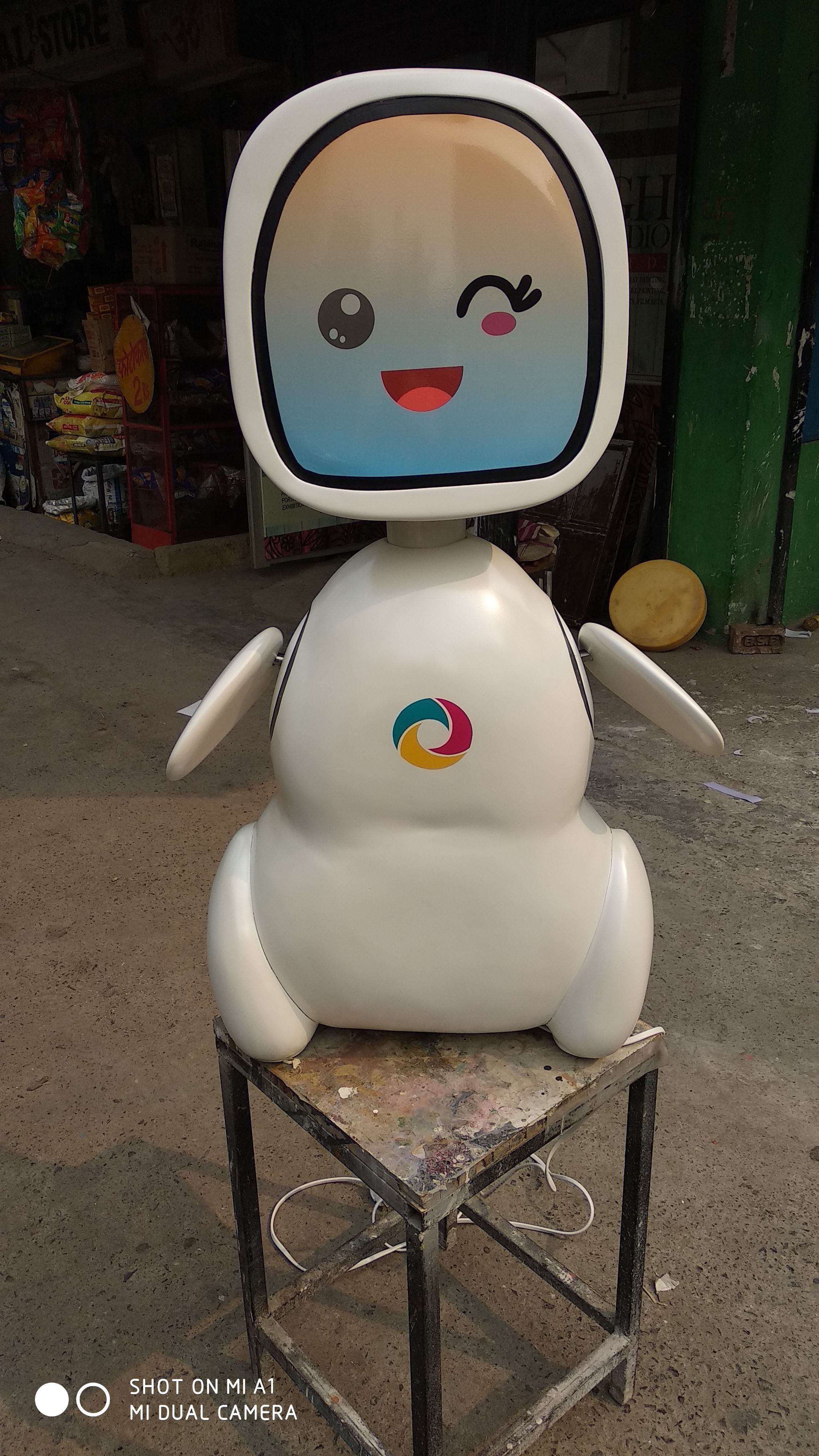 ROBOT PROP - PHOTO SHOOT