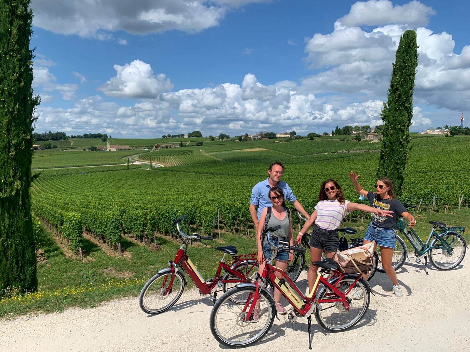 On the road to Saint-Emilion…by bike! (full day) - Bordeaux Wine Trails