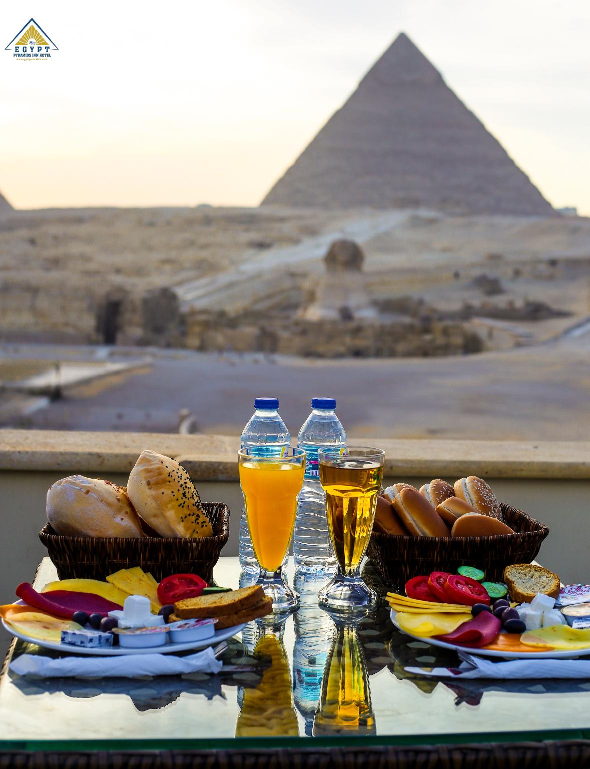 Egypt pyramids inn - Giza