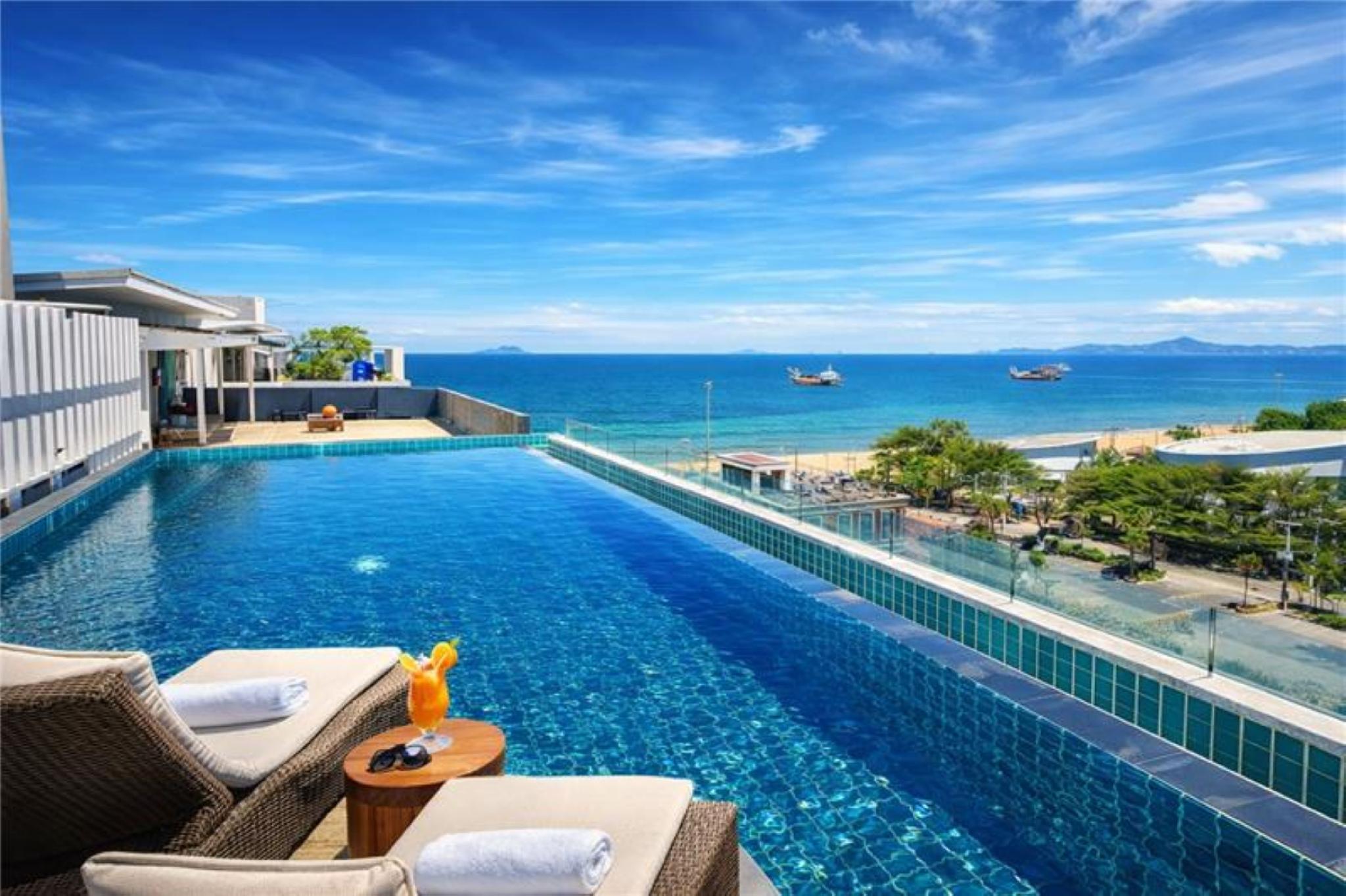 Sunday Beachfront View Jomtien Pattaya - Pattaya