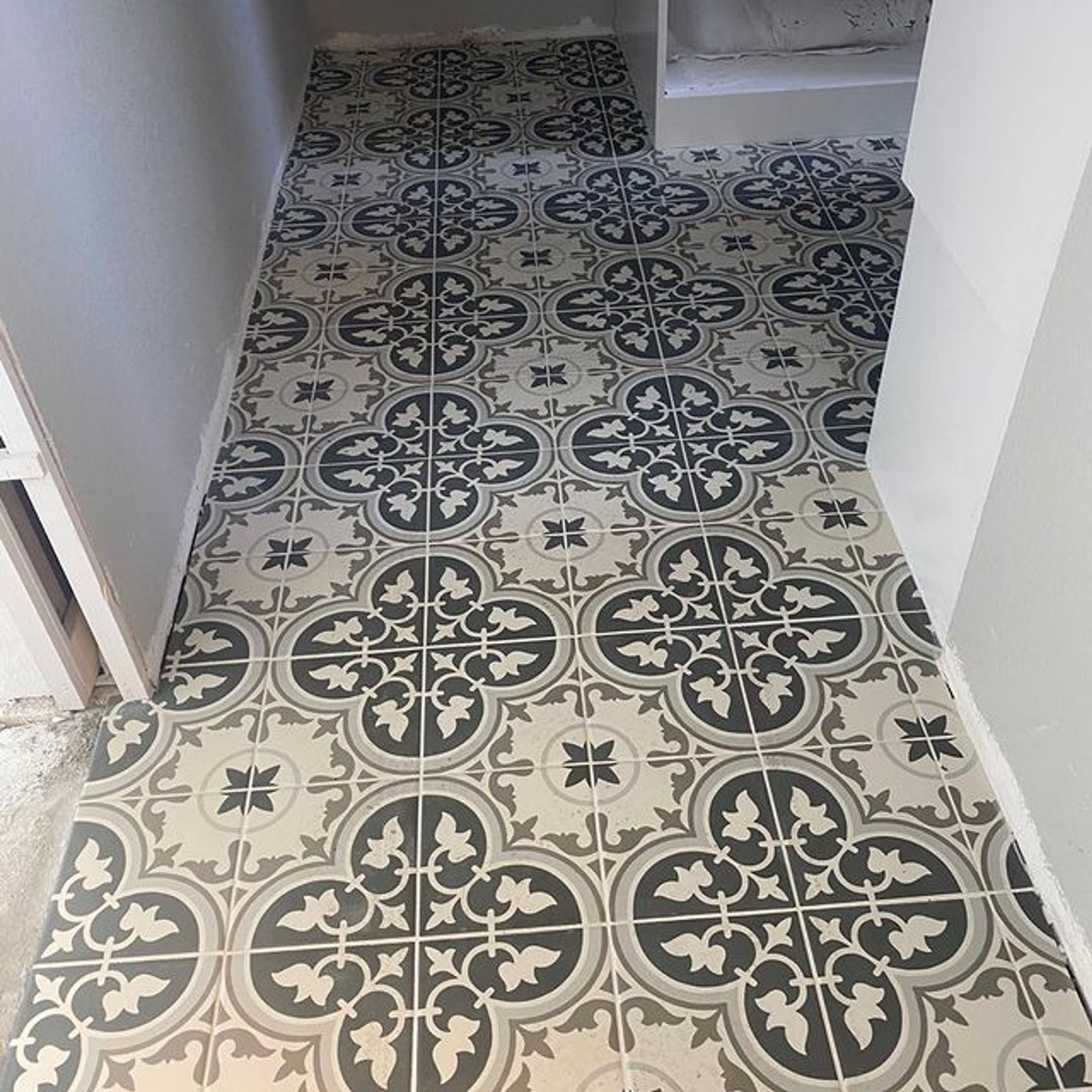 Geometric panel flooring