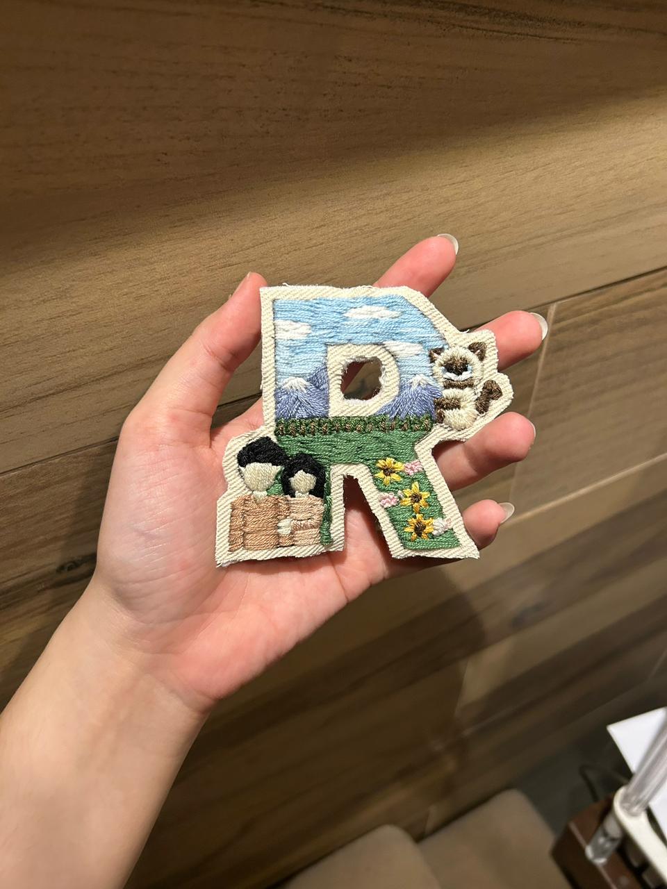 Embroidered catalog piece 020