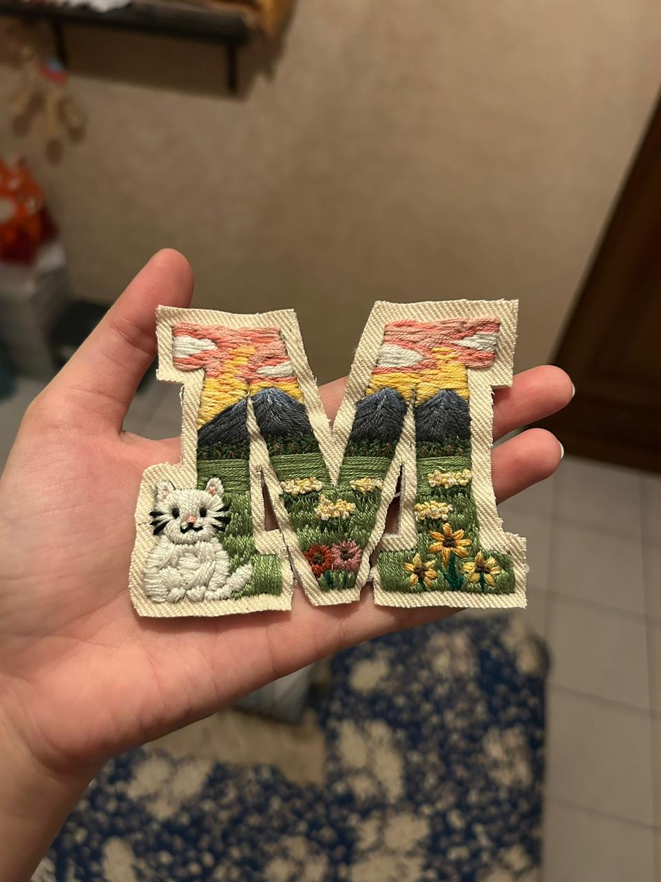 Embroidered catalog piece 025