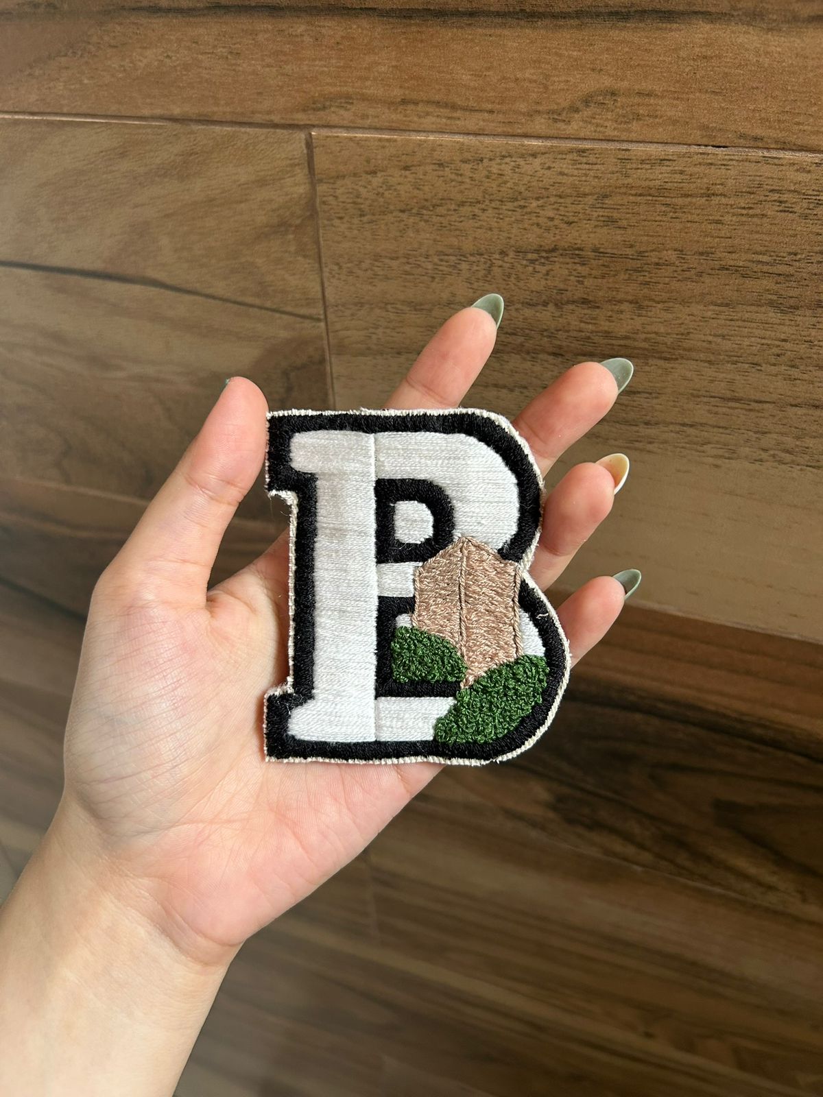 Embroidered catalog piece 032