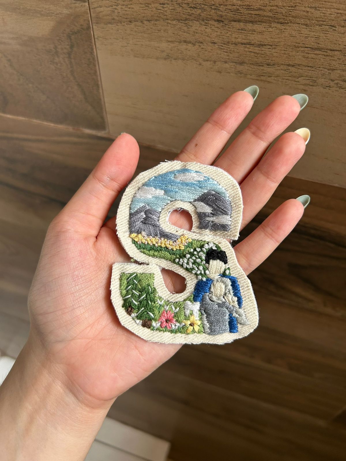 Embroidered catalog piece 033