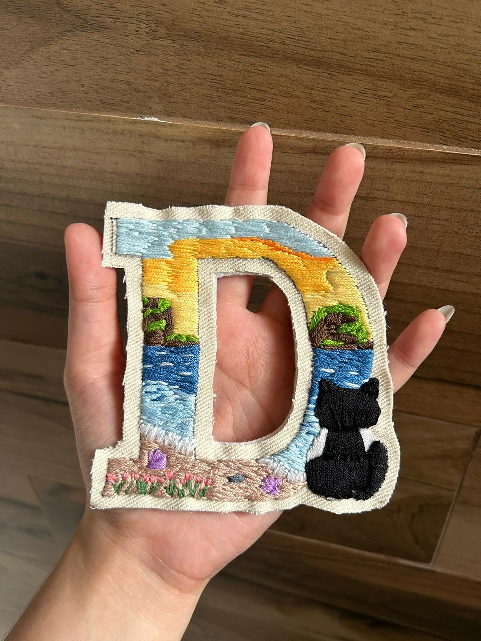 Embroidered catalog piece 027