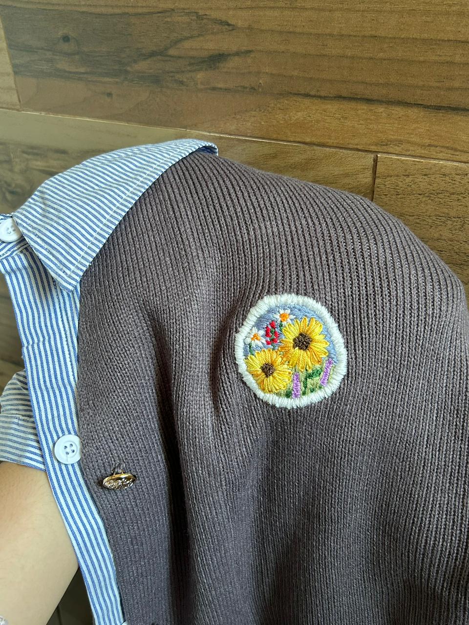 Embroidered catalog piece 023