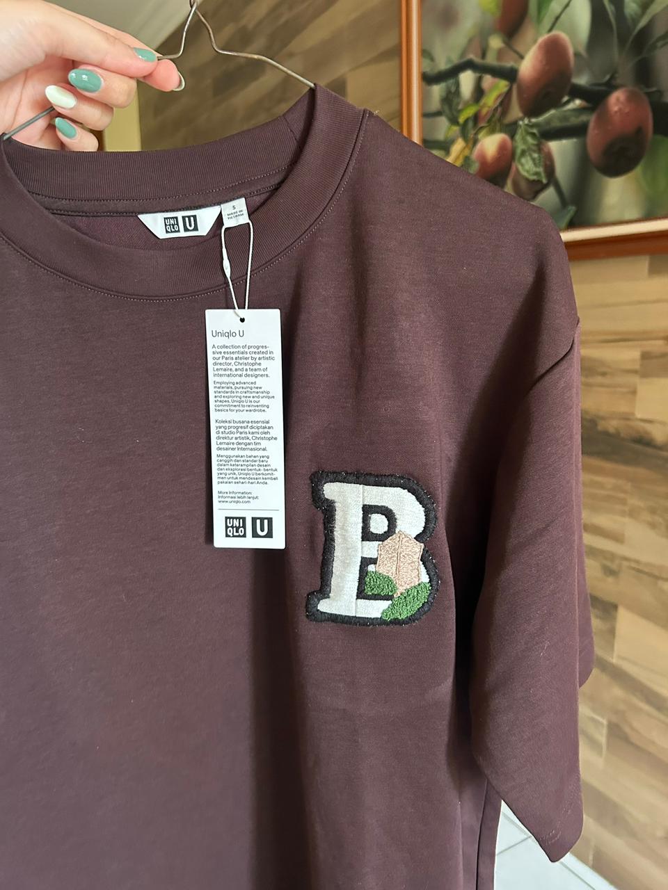 Embroidered catalog piece 034