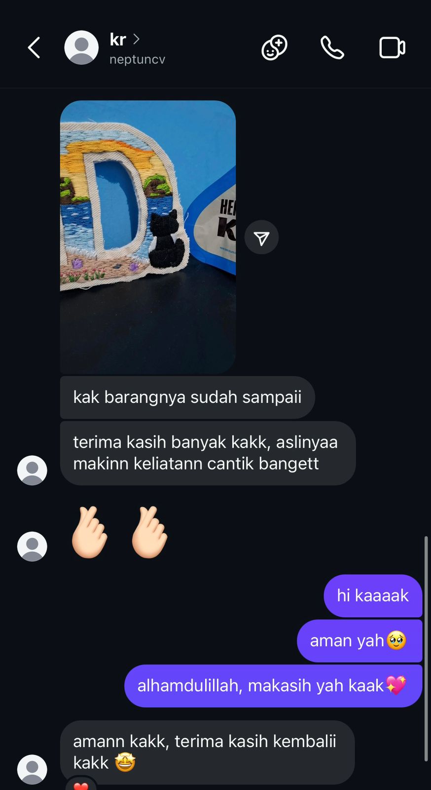 Customer testimony with embroidered piece