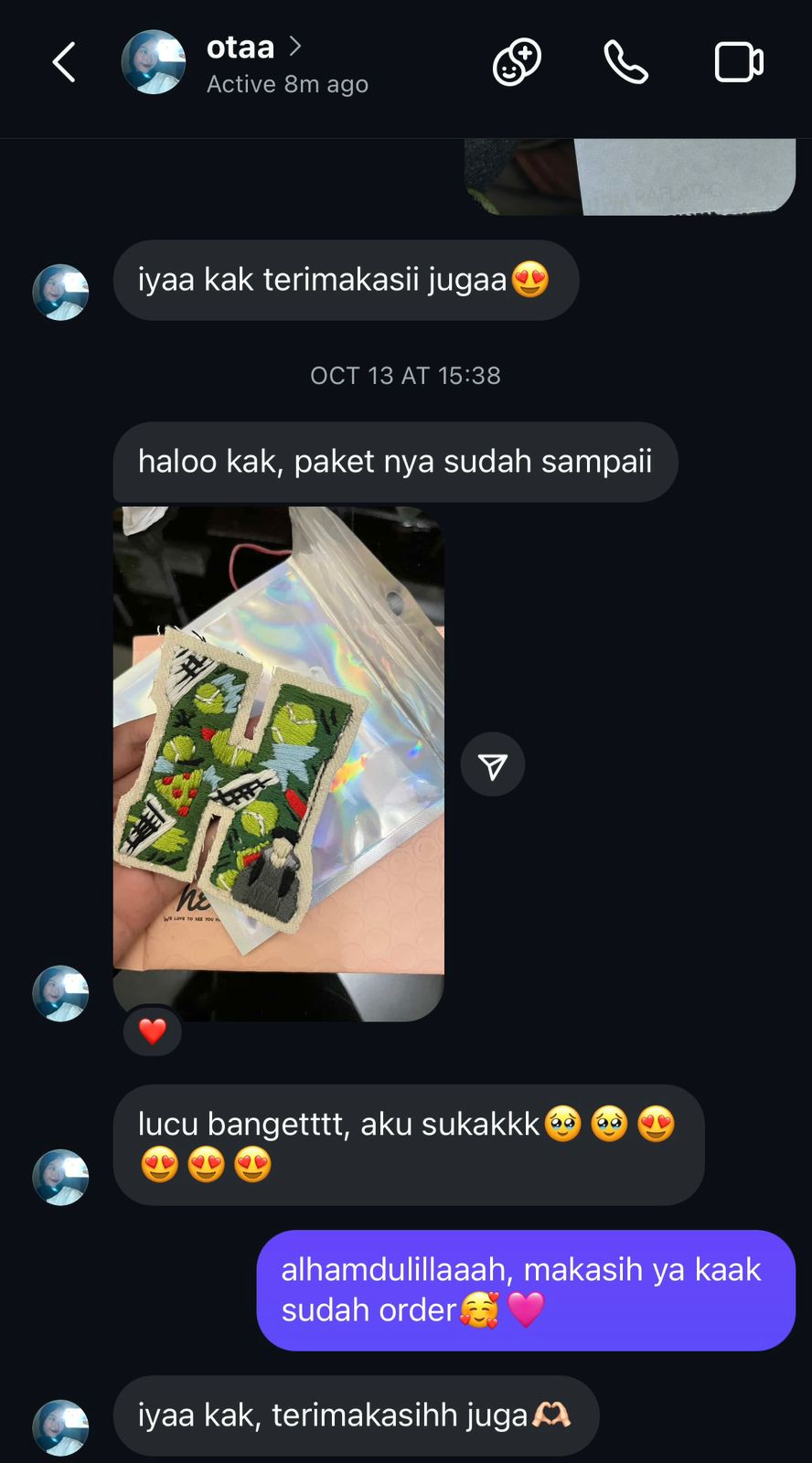 Customer testimony with embroidered piece