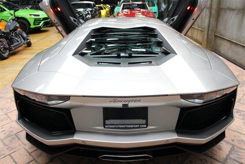 2014 Lamborghini Aventador LP 700-4