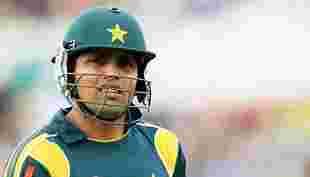 Former Pak star sent legal notice by PCB for comments on the national team