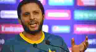 Shahid Afridi calls for Pakistan to prioritize economy over emotion