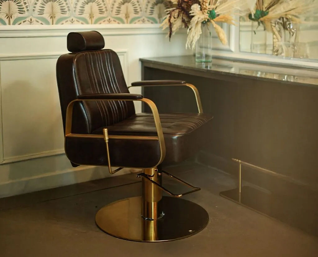 5 Must-Have Furniture Pieces to Start Your Salon Business