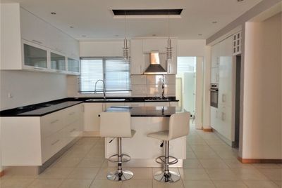 Comprar um apartamento de 3 quartos em Praia Palmarejo