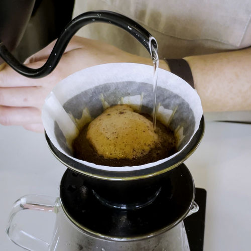 ร้านกาแฟกึ่งแกลเลอรี ที่มีให้คุณทั้งกาแฟและงานศิลปะ - MONOCHROME Specialty Coffee