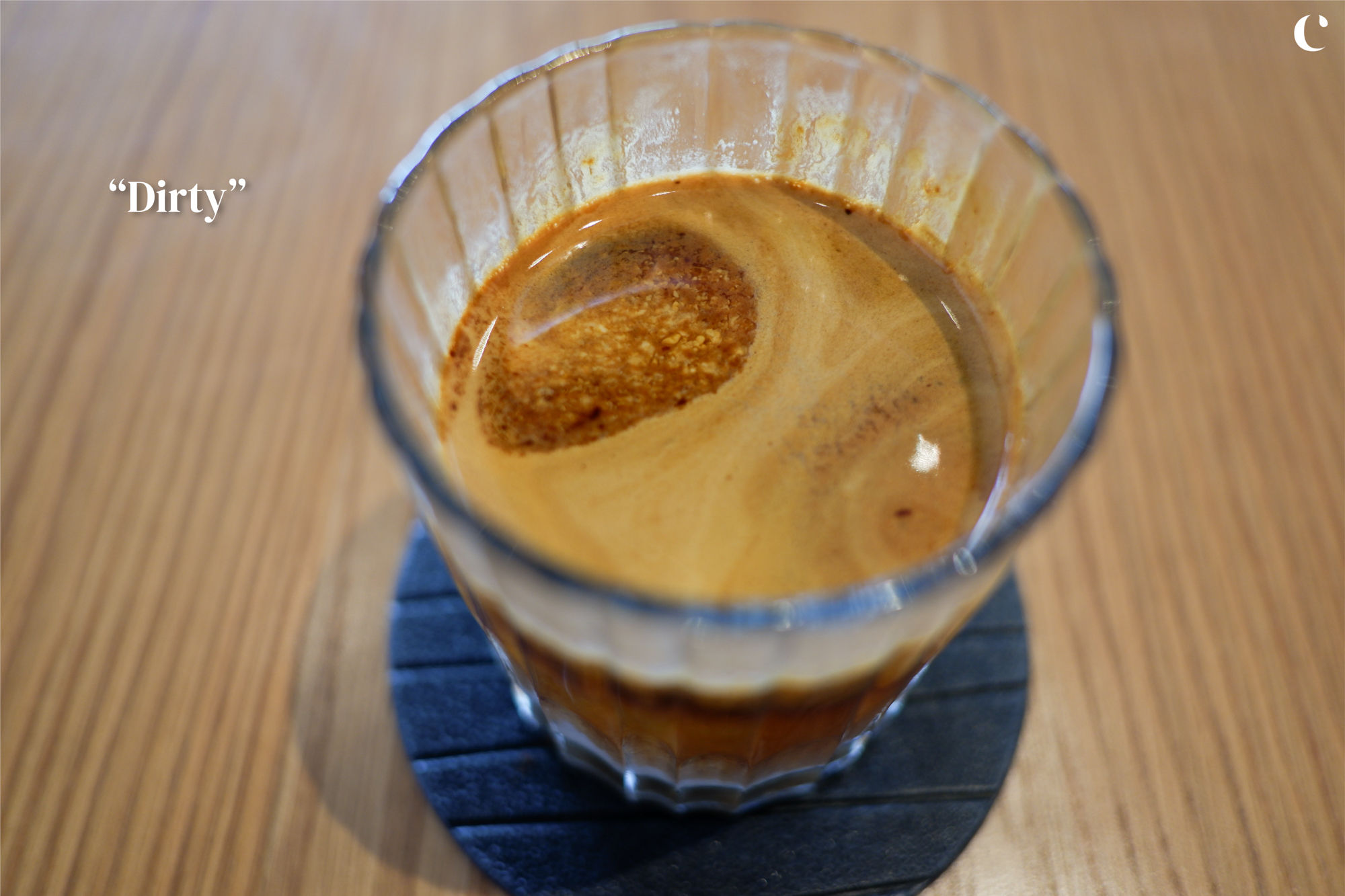 เมนูกาแฟ dirty coffee ของร้าน Medium coffee