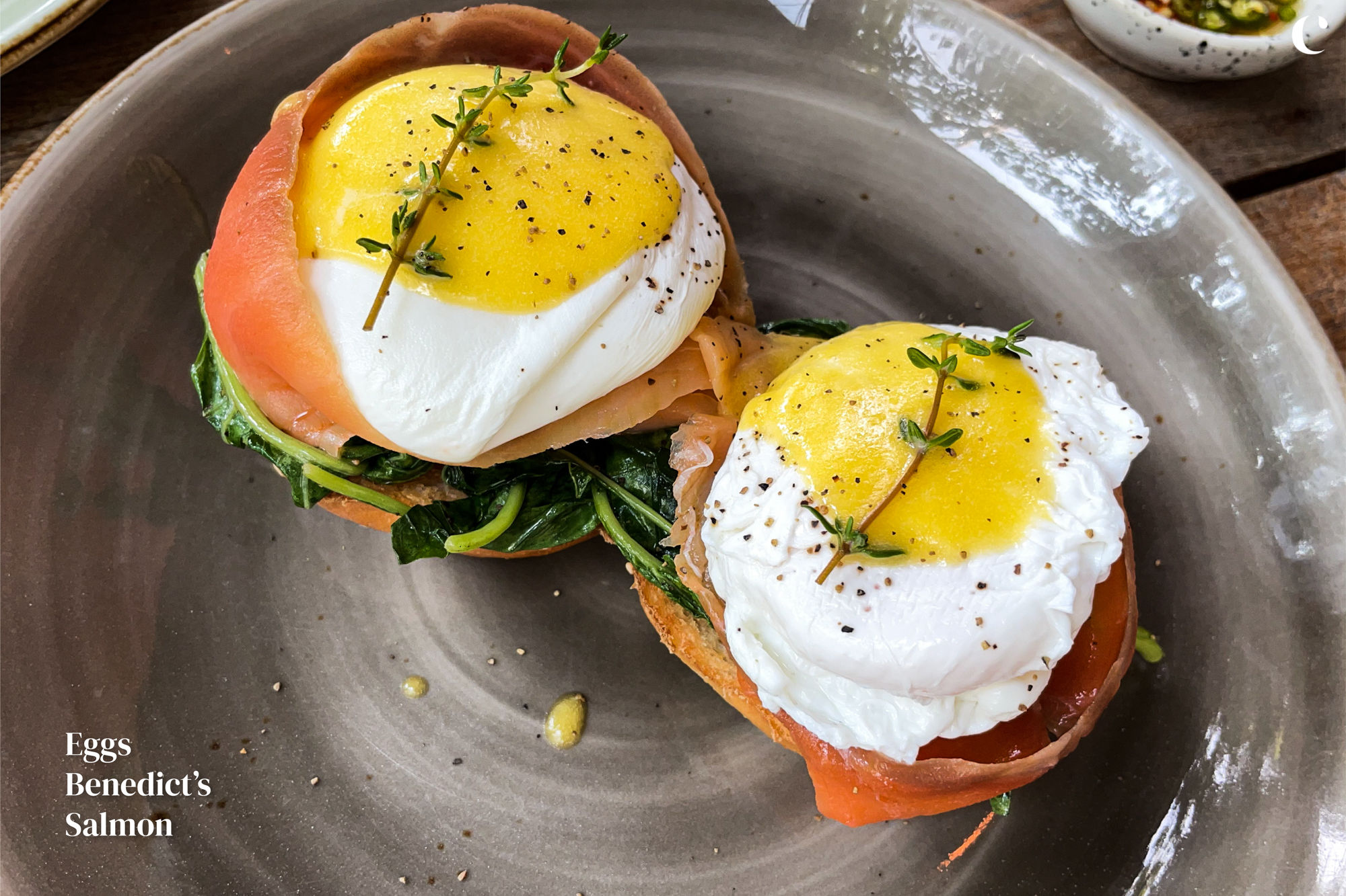 เมนูอาหาร Bluetamp cafe เมนู eggs benedict\
