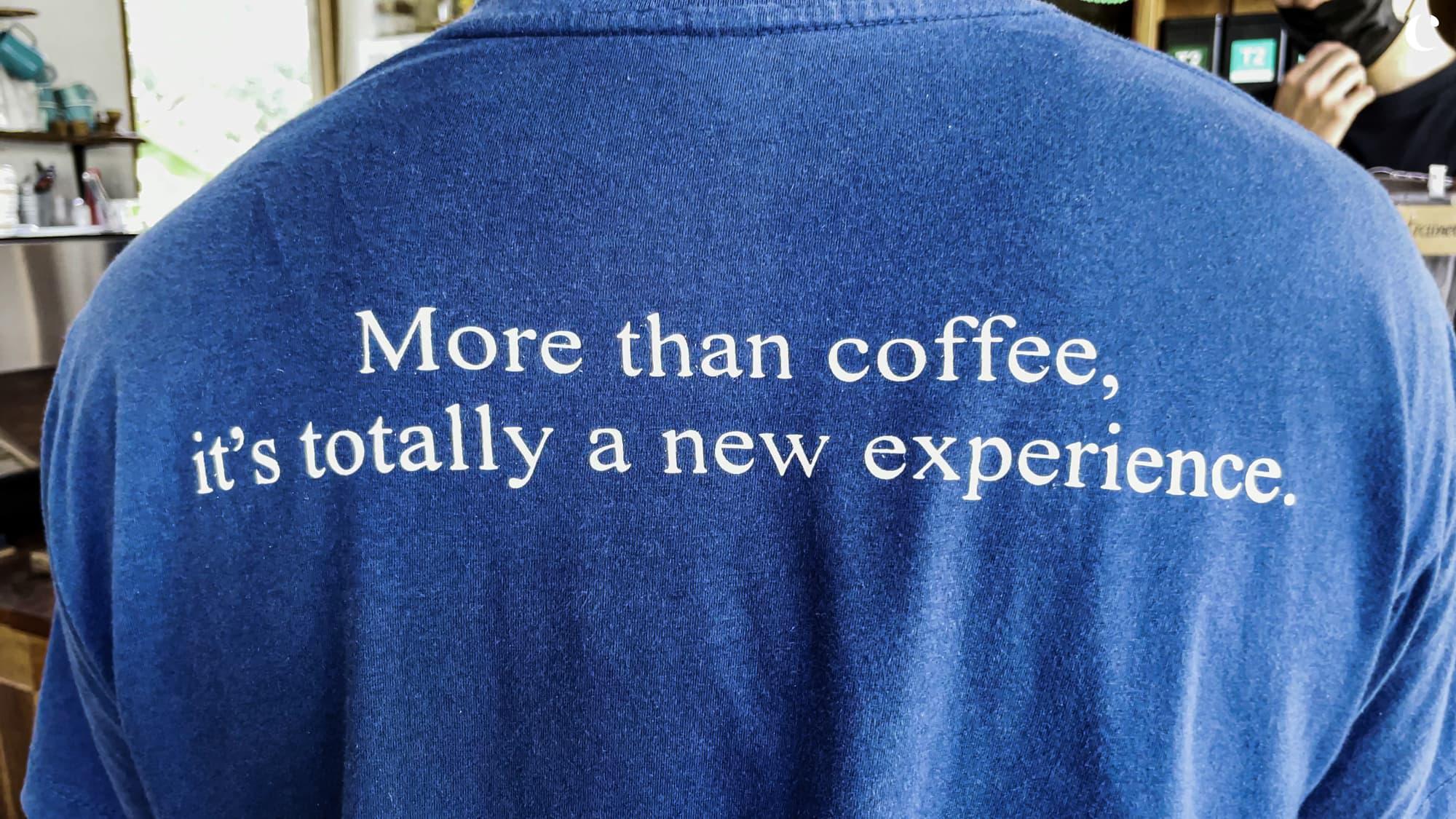คติของ Bluetamp cafe มากกว่ากาแฟ คือการสร้างประสบการณ์ใหม่ให้กับลูกค้า