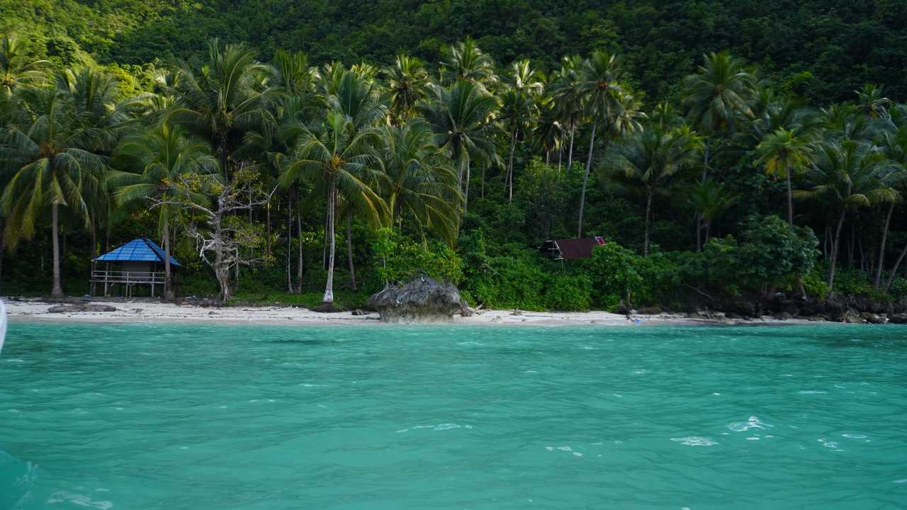 Indahnya Pantai Lasoka