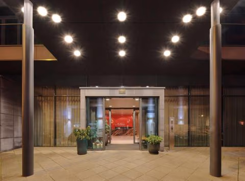 Adina Apartment Hotel Frankfurt Neue Oper — photo 1