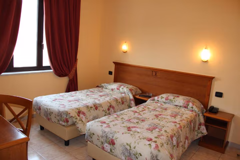 Demy Hotel — foto 2
