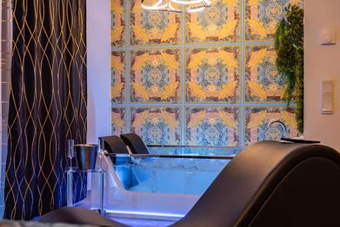 luxury Love Room Spa Whirlpool Jacuzzi — foto 1