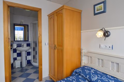 Hostal Linares — foto 9