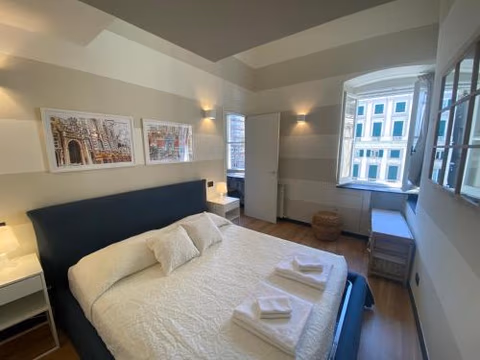 New Apartament in front of Genoa Cathedral — photo 1