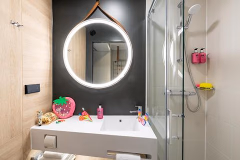Moxy Dresden Neustadt — photo 3