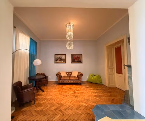 Old Town Family House — photo 8