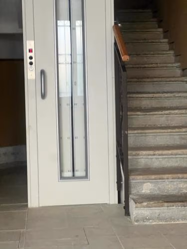 Alla Scalinata del Teatro Rossetti parcheggio — foto 2