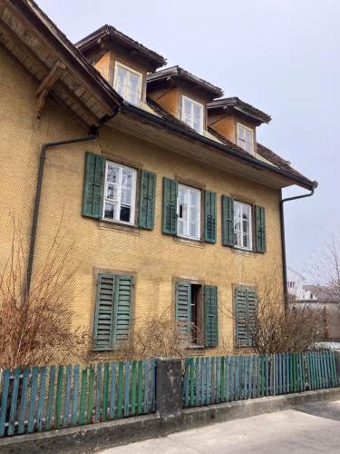 Old Rustic Simple Swiss Flat 60m2 Authentic Center Burgdorf Parking Small Bath — foto 4