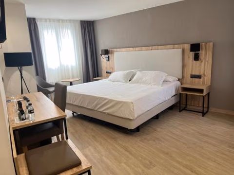 Hotel ELE Acueducto — foto 3