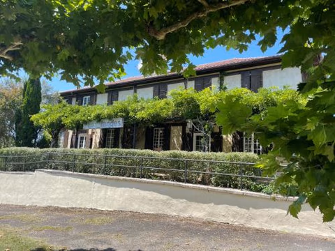 Hôtel et RESTAURANT traditionnel L' Escalandes — foto 1