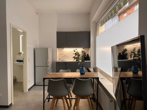 2-Zimmer-Apartment in Top-Altstadt-Lage mit Parken und Klimaanlage — foto 1