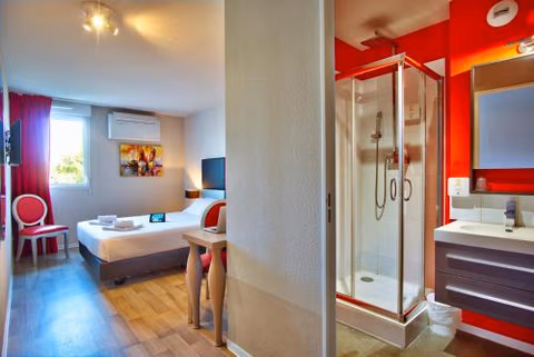 Adonis Hotel Bayonne — photo 7