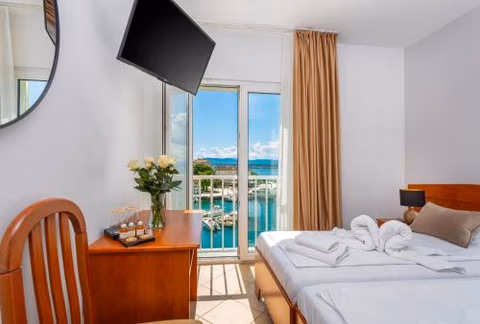 Hotel Adria — foto 1
