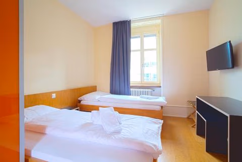 easyHotel Basel - self service and self check-in — foto 6