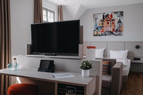 Maximilian — foto 2