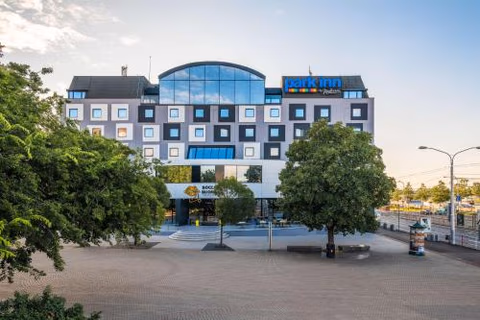 Park Inn by Radisson Danube Bratislava — photo 1